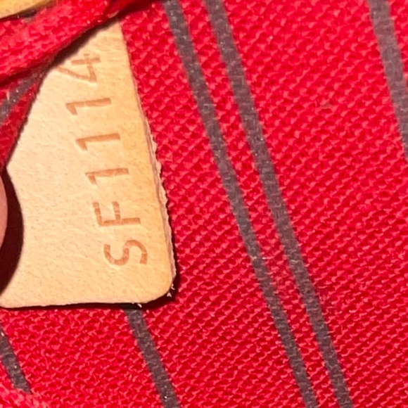 Louis Vuitton Neverfull Monogram Tote/Purse - Picture 4 of 4